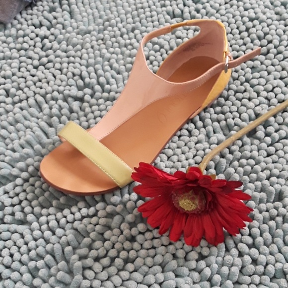 Boutique 9 color block sandals - Picture 2 of 3